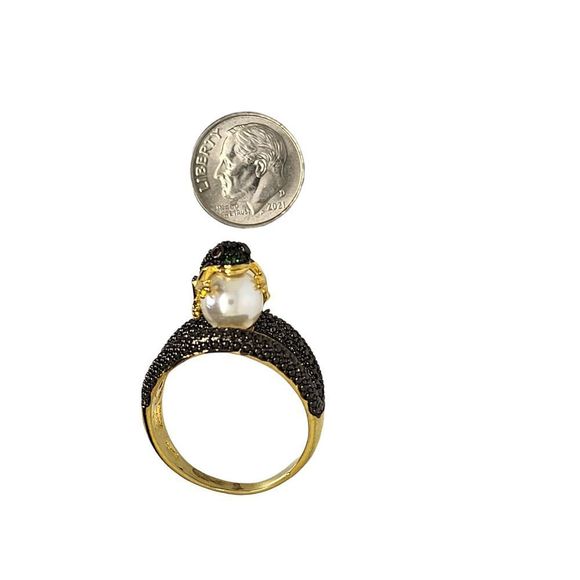 Gold Plated Round Green and Red Cubic Zirconia Frog on Faux Pearl Ring Size 9.5 - Picture 4 of 8